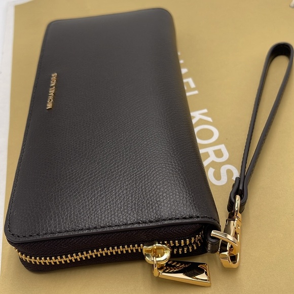 Michael Kors JST Lg Leather Continental Wallet Wristlet Phone Holder 
Chocolate - Picture 15 of 16